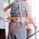 Omurga Ameliyatı Sonrası İyileşme Sürecinde Hasta ve Doktor